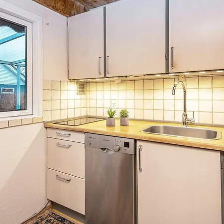 5 Person In Hovborg-by Traum *