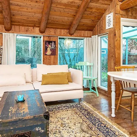 5 Person In Hovborg-by Traum